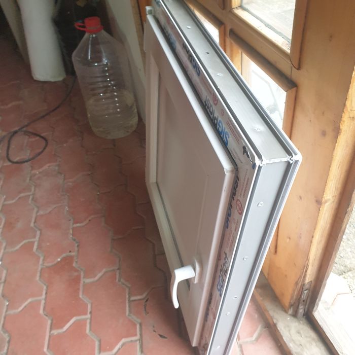 Vand fereastră (geam)