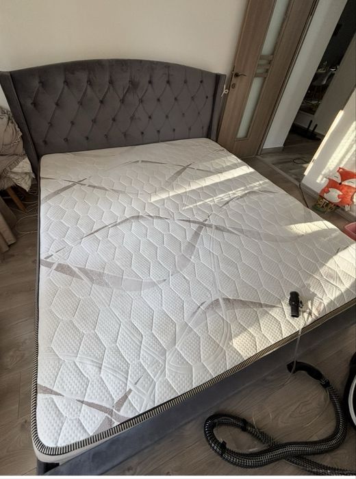 Pat dormitor matrimonial