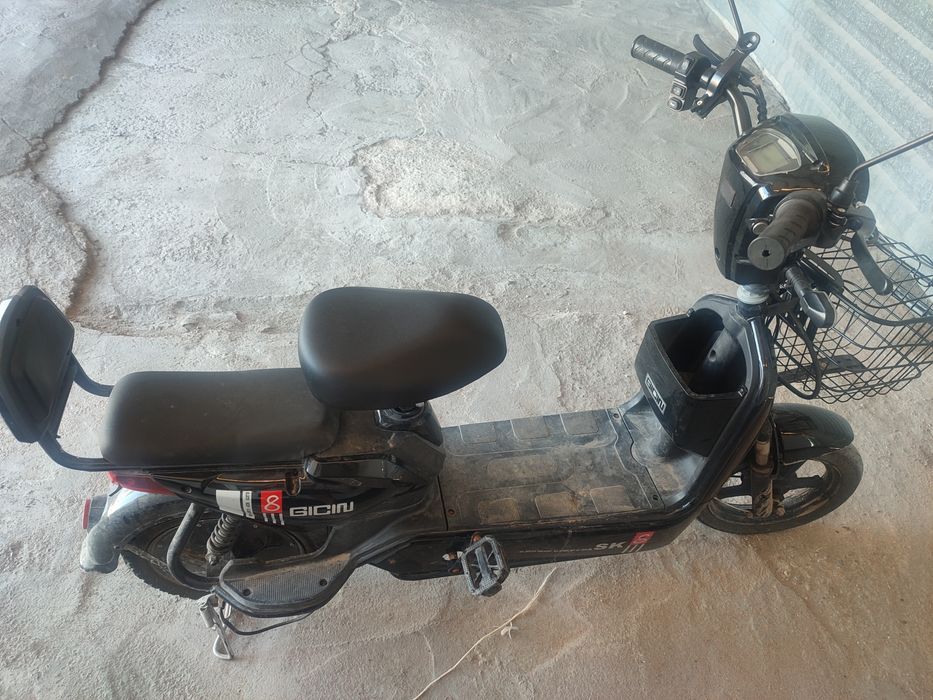 Продаётся Электроскутер SK8