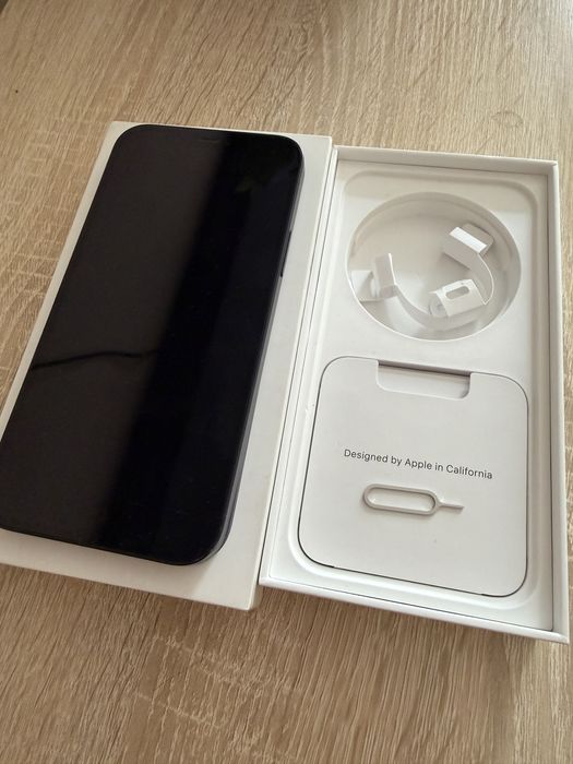 Айфон 12 черного цвета. iphone 12, 256gb