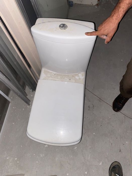 Унитаз, раковина тюльпан, полотенцесушитель