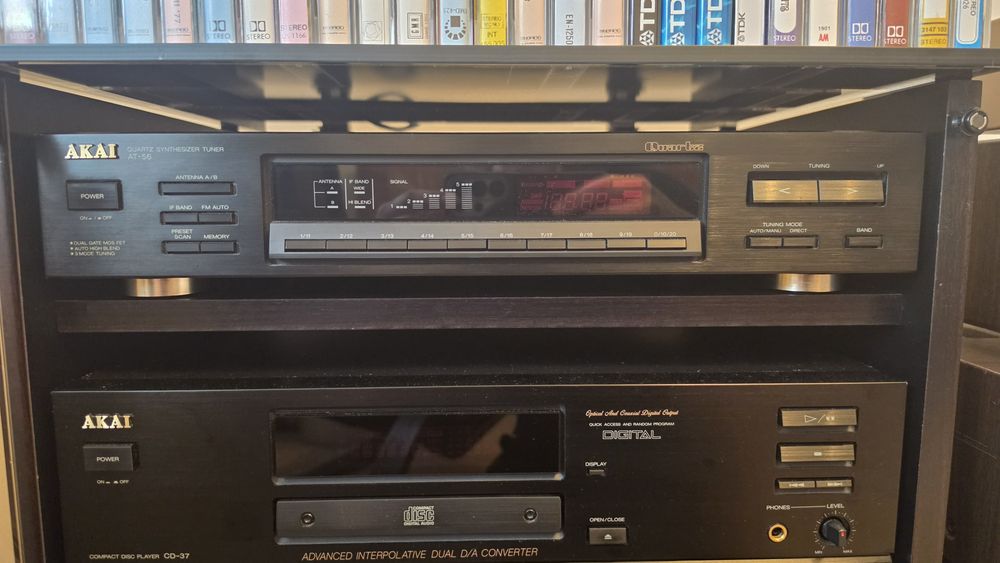 linie audio AKAI