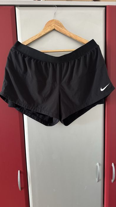 122 Pantalon scurt cu colant Nike DriFit