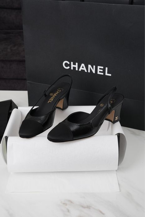 Pantofi Chanel