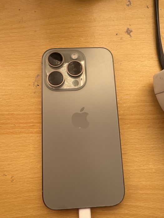 Iphone 15 pronpentru recarosate