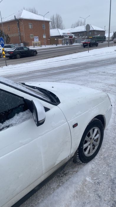 Продаю машину lada priora