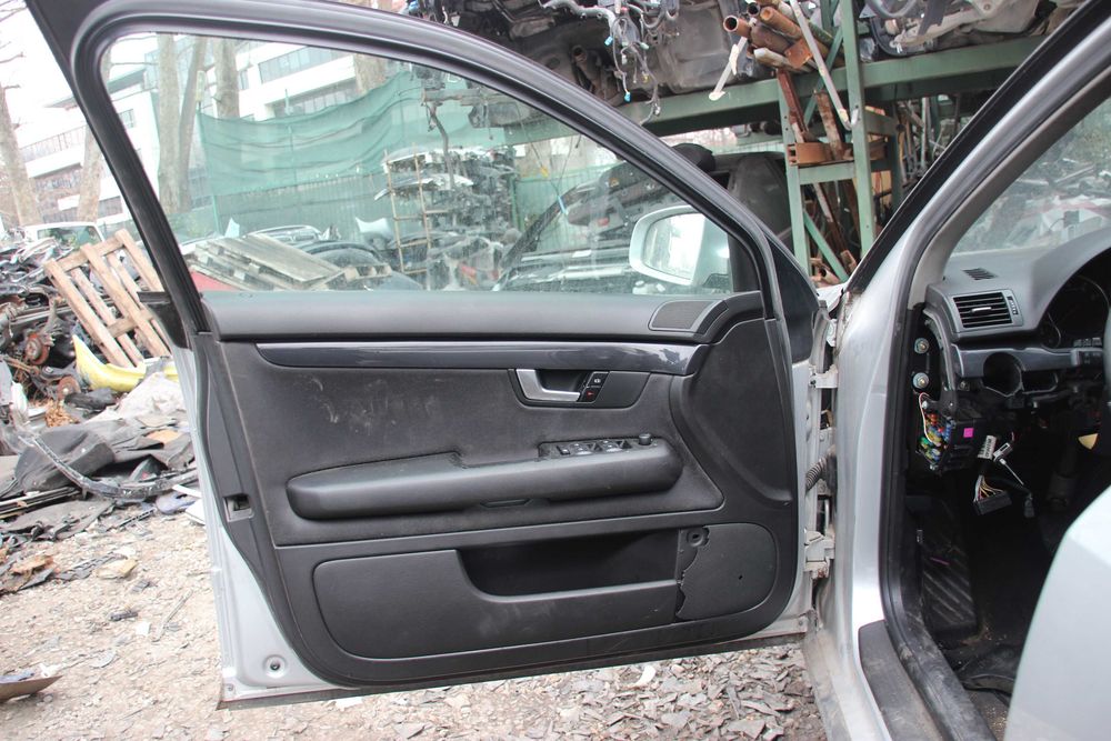 АУДИ  А4 2.0i  Audi  A4 автомат  – само на части