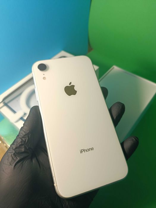 Iphone Xr 64 white foarte bun