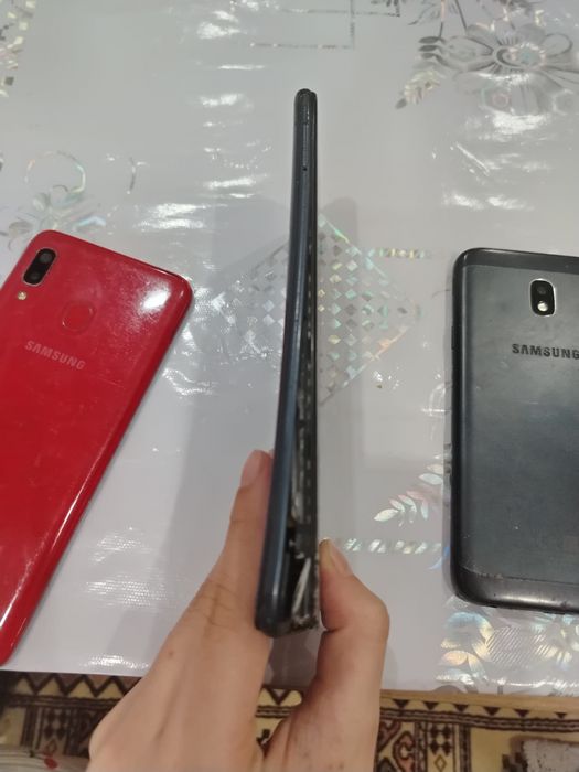 Продаю телефоны не рабочие