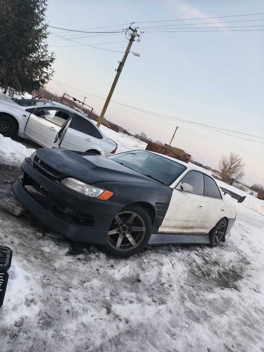Крылья на Тойота Марк 2 90 JZX 90 Toyota Mark 2 90 Крылья D-max Тайота