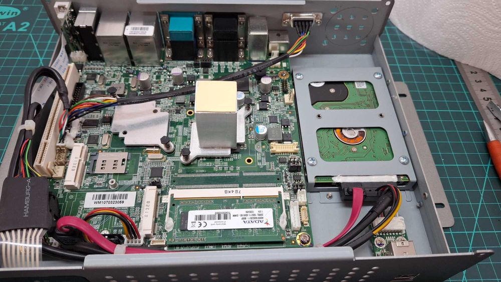 Intel® Celeron N2930 Fanless Box PC