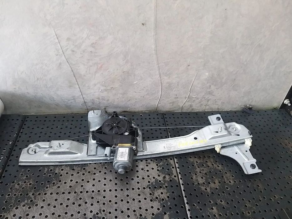Macara motoras geam dreapta fata peugeot 208 ca cc 9674254380