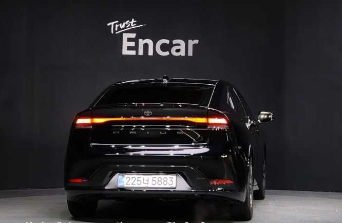 Toyota Prius бензин+гибрид