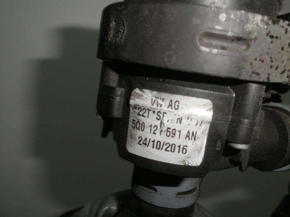 Pompa auxiliara Audi Q3 2.0 TDI 2016 5Q0121591AN