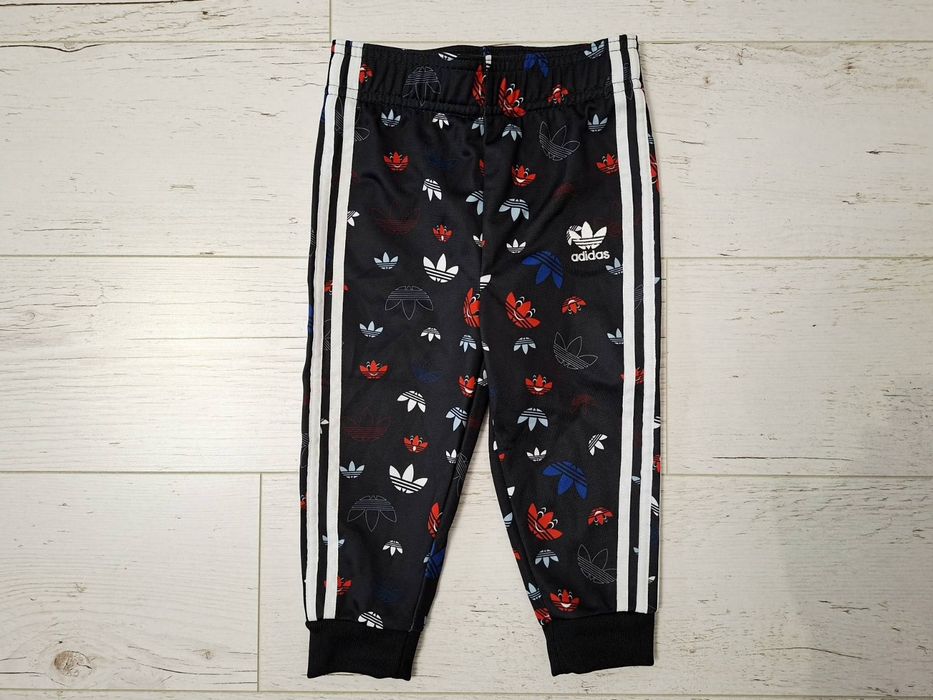 Adidas-Страхотно Детско Долнище  Ново!!!