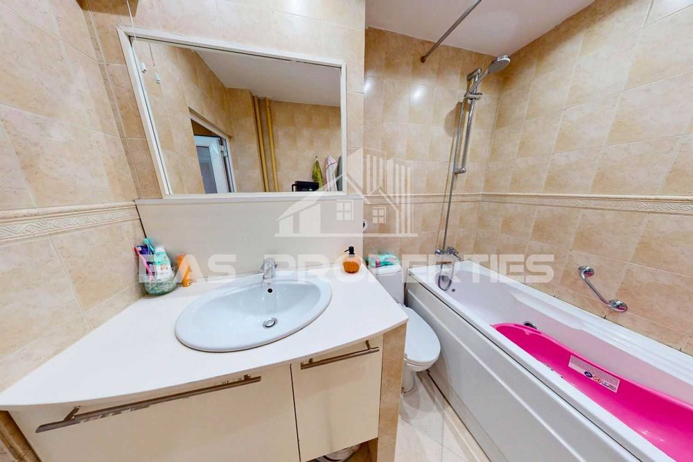 Продава се Тристаен апартамент в София, Надежда 3 - 66 кв.м за 1585 €/кв.м - Снимка #14