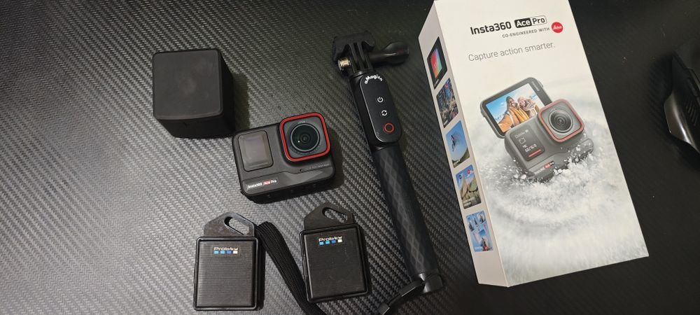 Insta360 Ace Pro, полный комплект