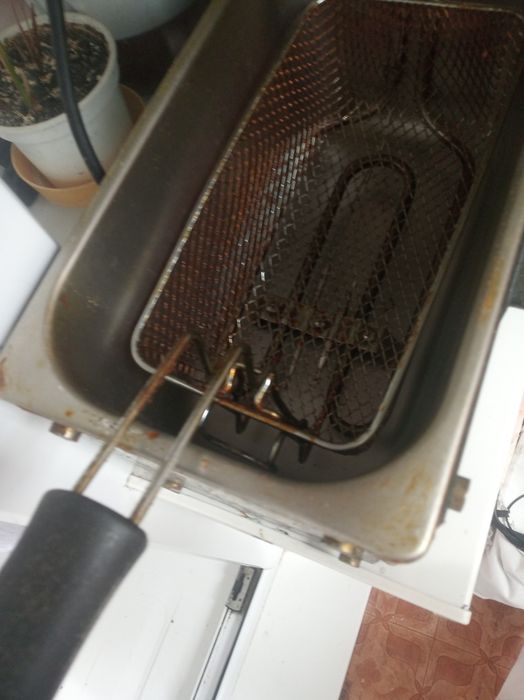 Срочно продам фритюрницу