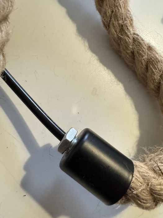 Pendul cu dulie metalică și fir textil