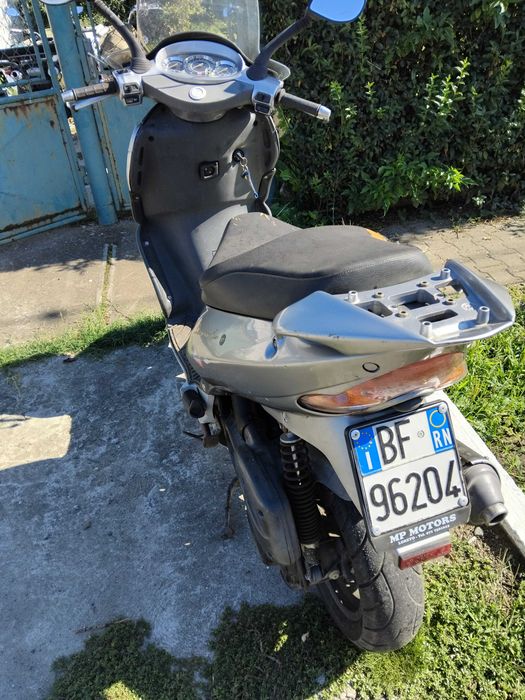 Scuter  Aprilia  Leonardo 125 cc