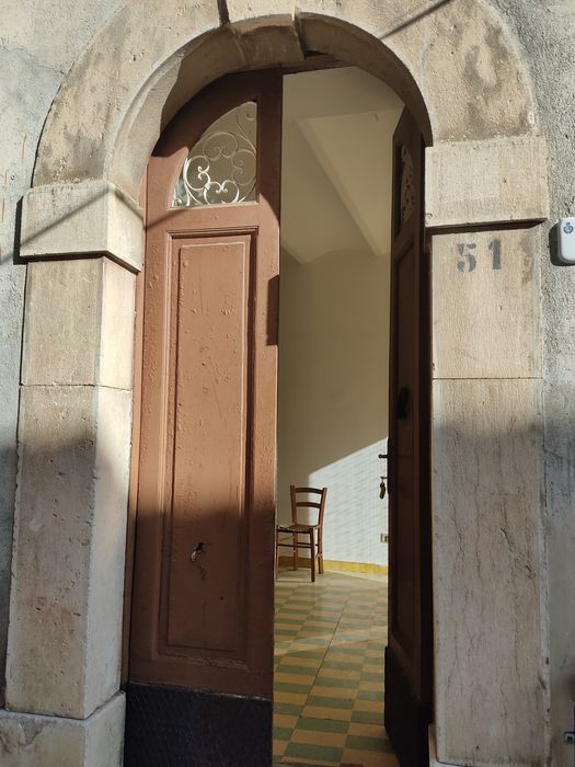 Продавам хубава къща в Лучито-86030, провинция Кампобассо, Италия