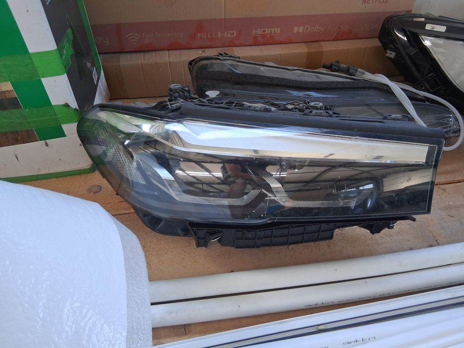 Vând faruri bmw diferite modele