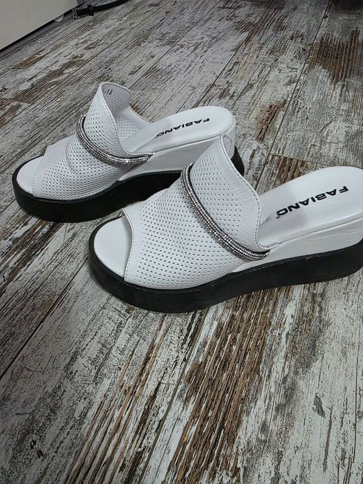 Сандали на платформа Fabiano