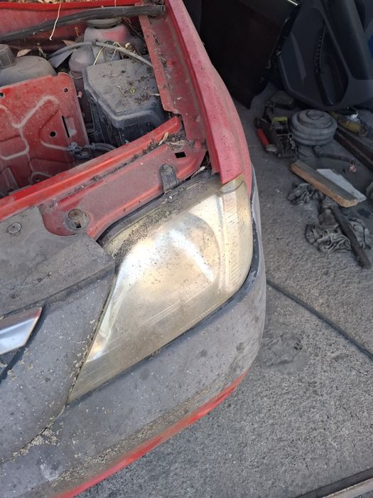 Vand bara fata capota motor faruri stânga dreapta