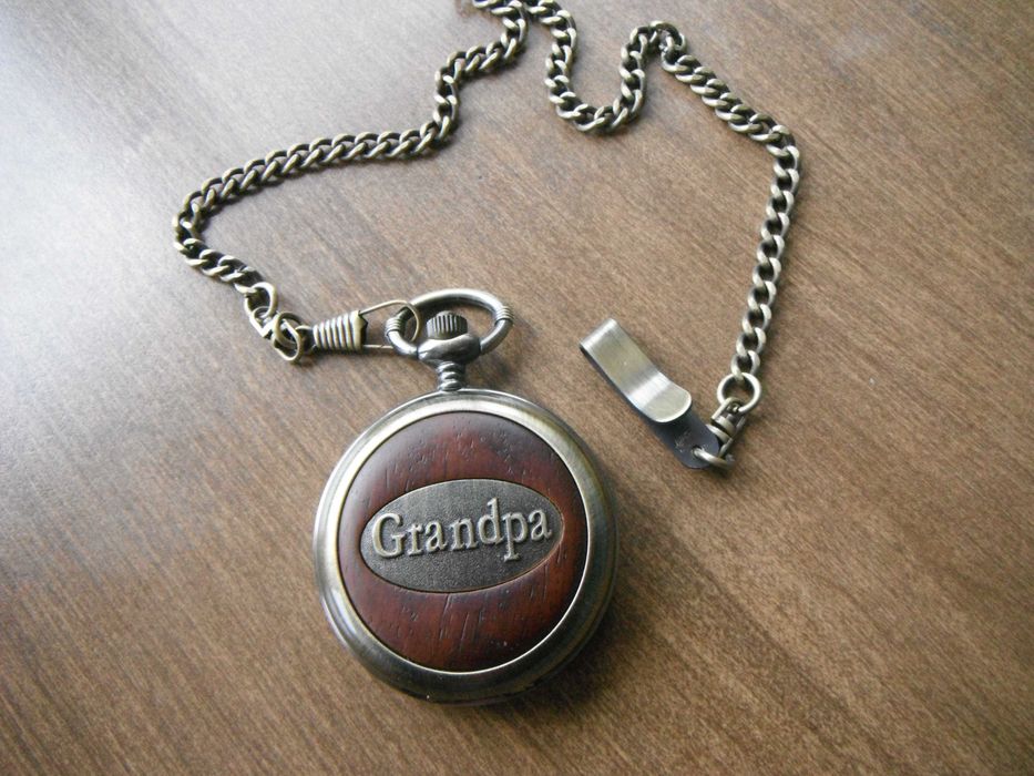 Часовник с ланец