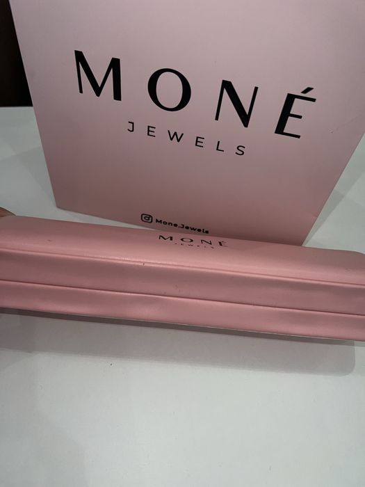 Браслет от бренда MONE