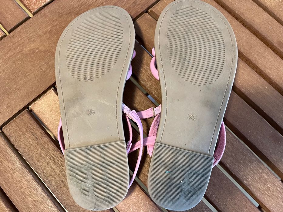 Два чифта детски сандали Reserved номер 34 и 35