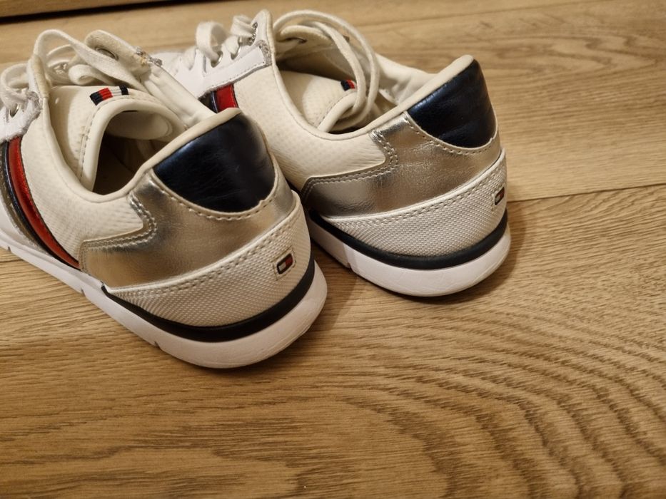 Adidași Tommy .mărime 40