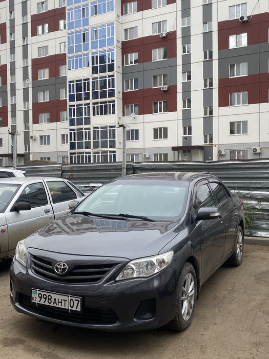 Продам TOYOTA COROLLA 2012 автомат