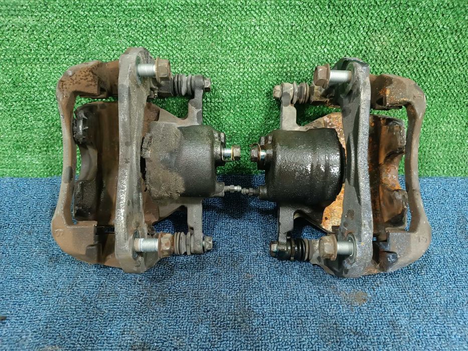 суппорт тормозной передний  Previa Estima 2006г-2015г