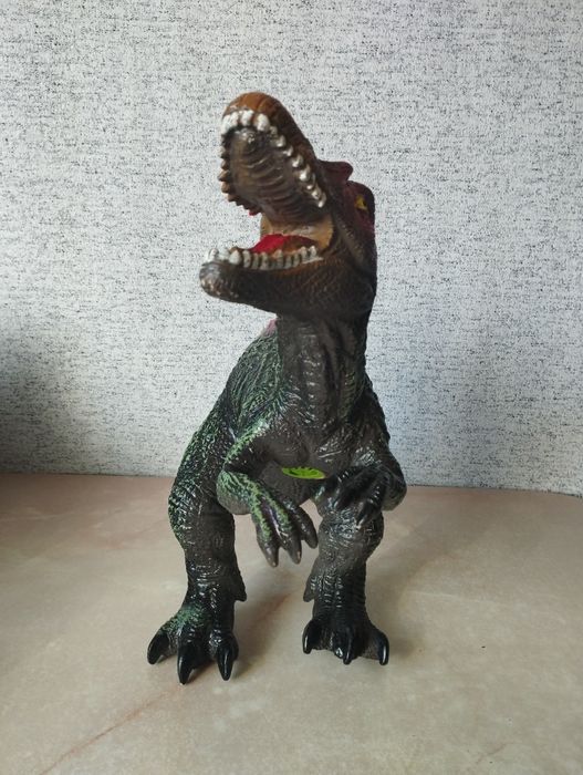 Игрушечный Спинозавр