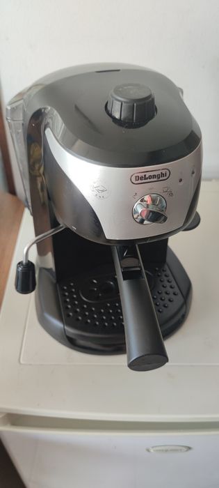 De vînzare Cafetiera DeLonghi