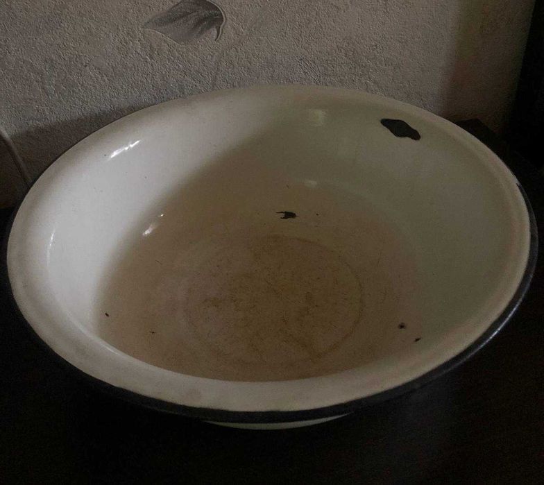 В продаже эмалированный таз в ваше хозяйство