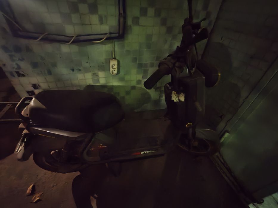 Skuter srochna sotiladi BONVI