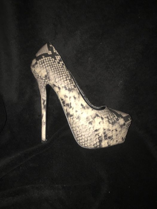 Нови високи обувки Steve Madden