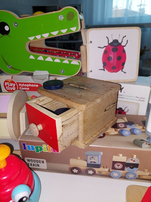 Монтесори играчки