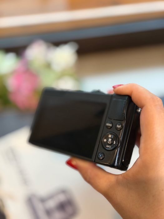 Canon eos m 100
