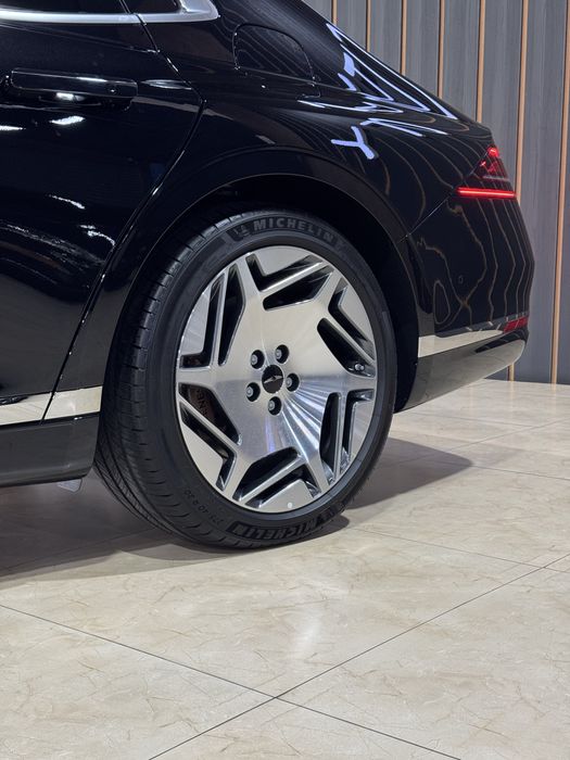Genesis G90 2025