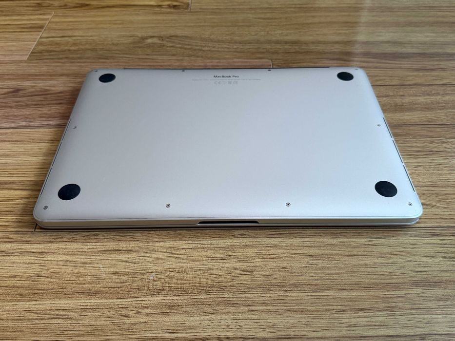 MacBook Pro 13 Retina`Core i5-5257U/8GB RAM/256GB SSD/Бат 10ч/89% Здраве