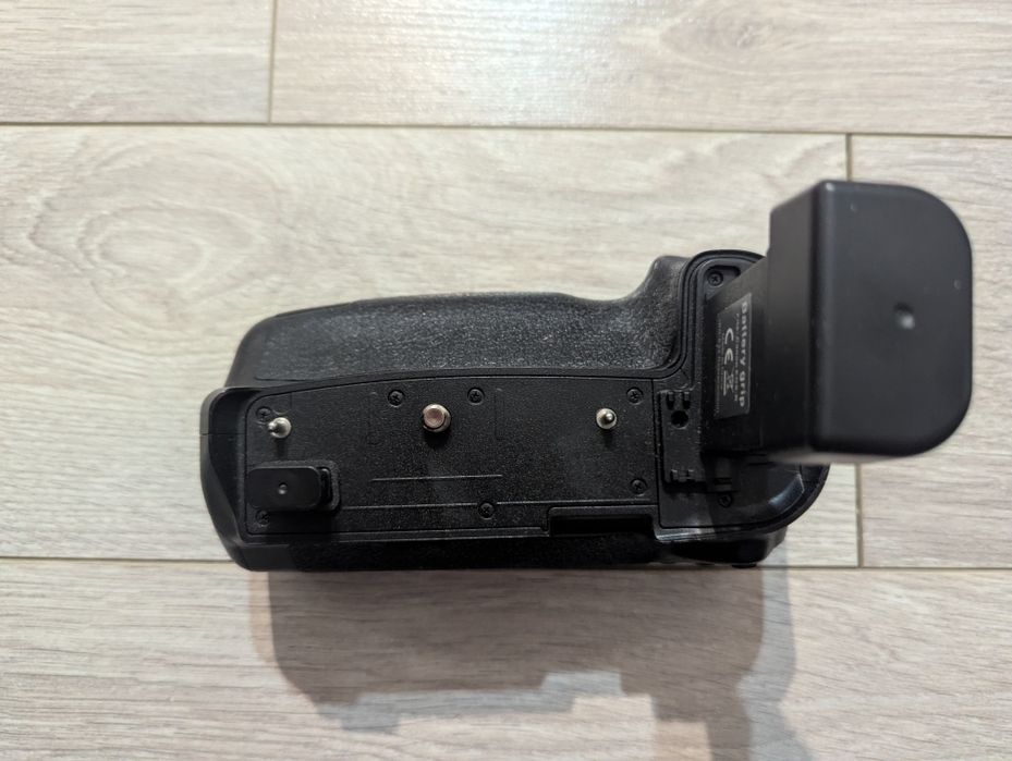 Батарейный блок для Canon R BG-E22