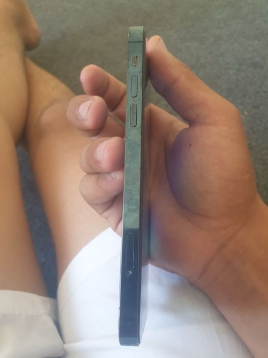 Iphone 12 pro sotiladi srochni