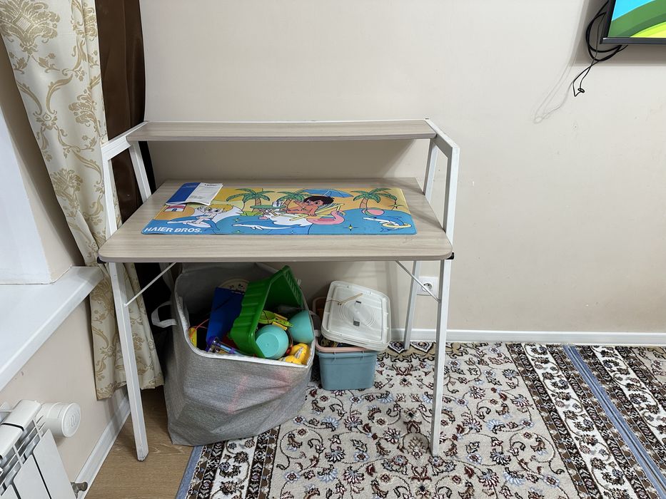 Продам письменный стол ш*в*г 95*95*65