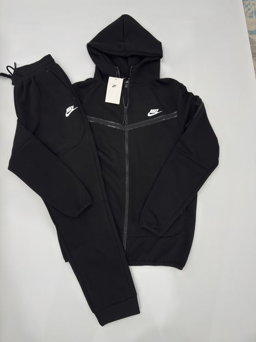 Удобный мужской спортивный двойка по низкий цене