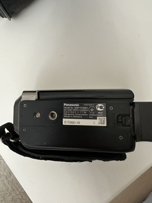Продам видеокамеру Panasonic SDR-H100