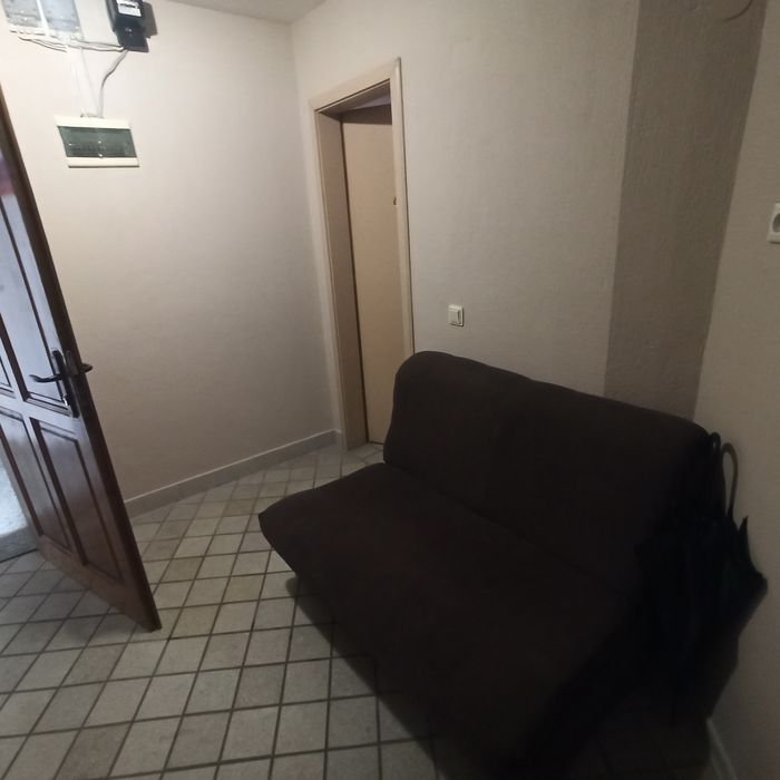 Дава се под наем Офис в Казанлък - 15 кв.м за 61.2 € - Снимка #2