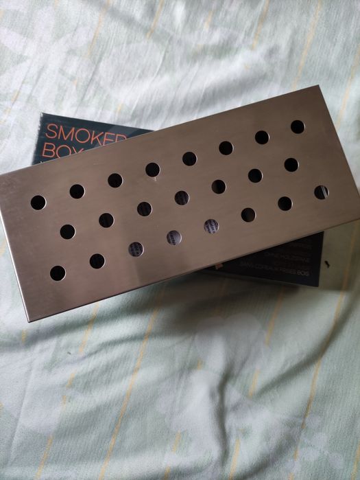 Afumătoare cutie inox pentru rumeguș/cips